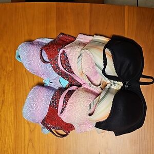 Lot of 5 Victoria's secret bras